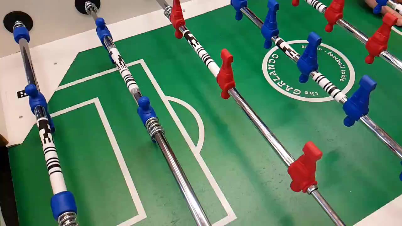 Automatisches Tischfußballspiel