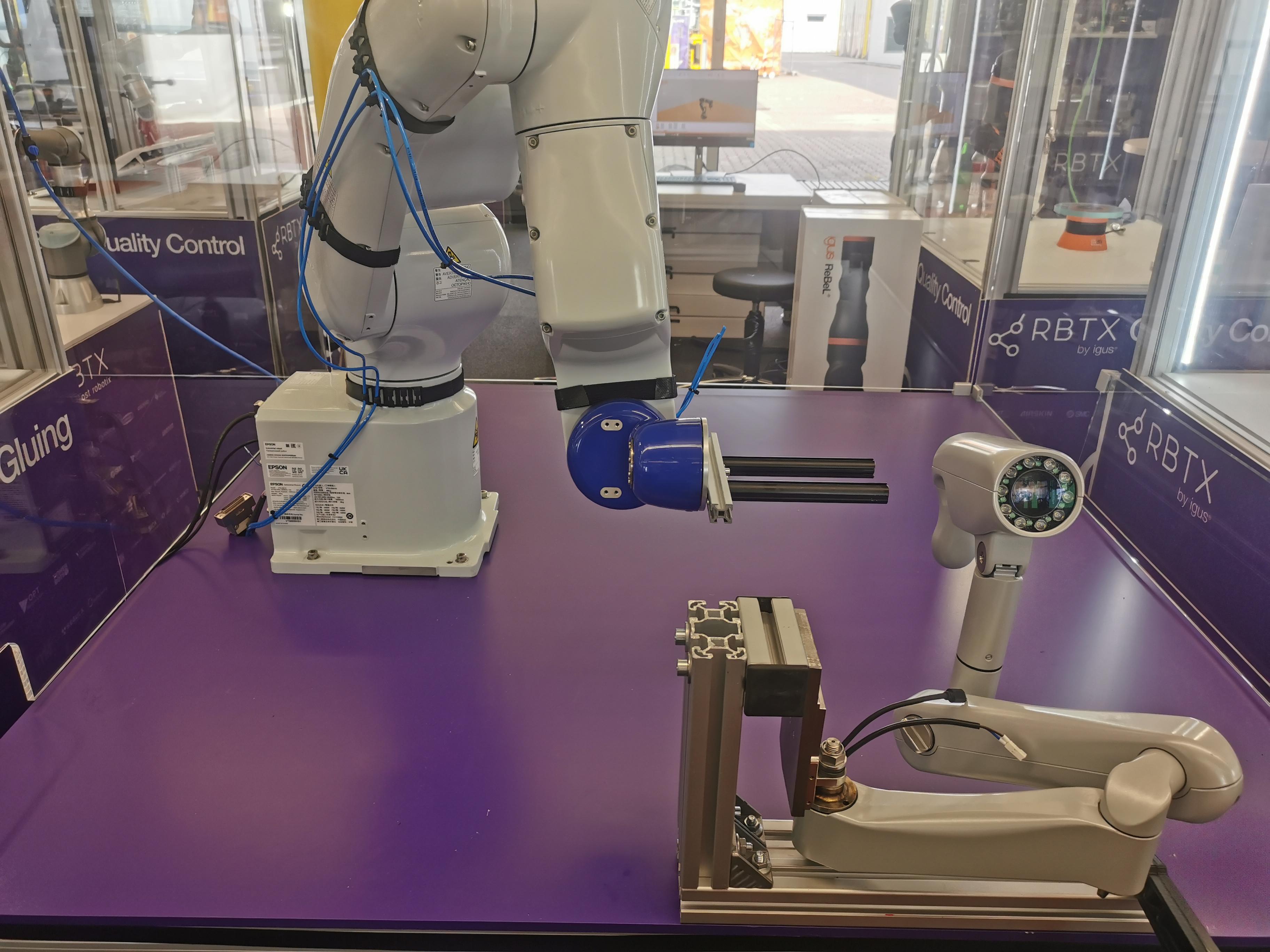 Roboter testet Lebensdauer von Komponenten aus der Medizintechnik